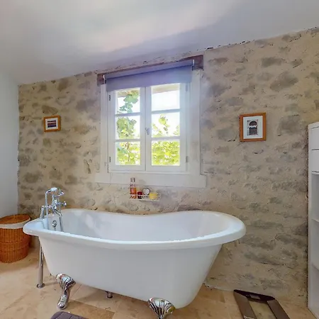 Nice In With Jacuzzi